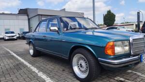 Immagine 15/45 di Mercedes-Benz 280 E (1980)