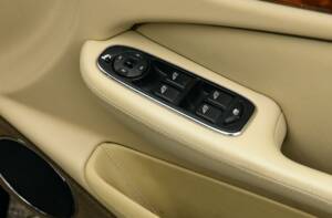 Image 43/50 of Jaguar XJ 8 4.2 (2008)