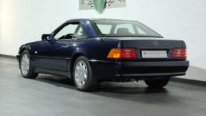 Image 16/33 de Mercedes-Benz 500 SL (1990)