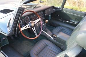 Image 9/21 de Jaguar E-Type (1969)