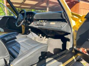 Image 32/77 de Porsche 911 2.7 S (1974)