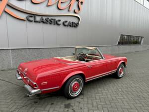 Image 3/36 de Mercedes-Benz 280 SL (1968)