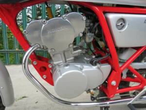 Bild 4/44 von Honda Dream 50 (1997)