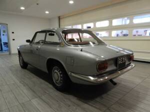 Imagen 2/10 de Alfa Romeo 1750 GT Veloce (1969)