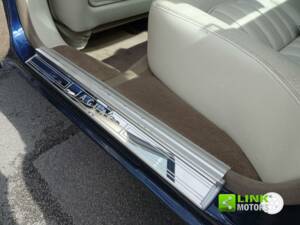 Image 19/24 of Jaguar XJ 8 Executive (1999)