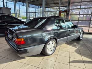 Bild 4/10 von Mercedes-Benz 500 E (1993)