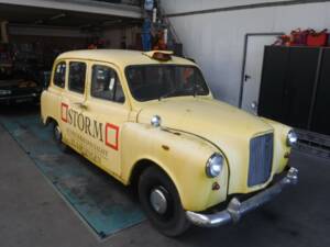 Afbeelding 1/40 van Austin FX 4 London Taxi (1970)