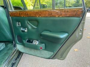 Immagine 36/50 di Rolls-Royce Silver Shadow II (1979)