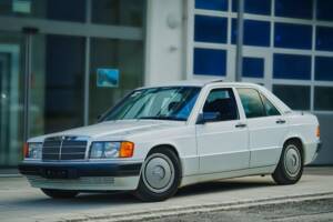 Imagen 3/8 de Mercedes-Benz 190 E 2.6 (1990)