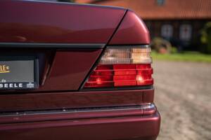 Bild 20/42 von Mercedes-Benz E 200 (1997)