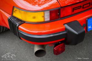 Image 48/63 of Porsche 911 Carrera 3.2 (1986)