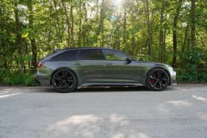Image 2/12 of Audi RS6 Avant (2021)