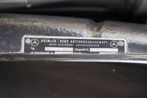 Immagine 16/35 di Mercedes-Benz 220 SE (1960)