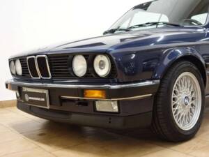 Bild 6/15 von BMW 320i (1988)