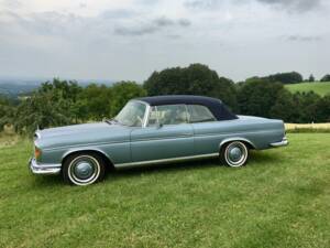 Image 3/8 of Mercedes-Benz 300 SE (1966)