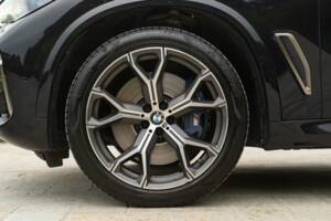 Bild 16/50 von BMW X5 M50d (2019)