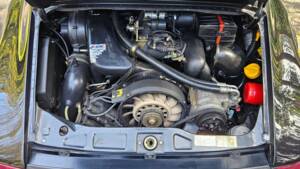 Bild 11/16 von Porsche 911 Carrera 4 (1990)