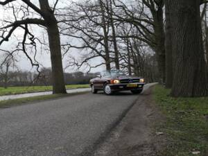 Image 33/38 de Mercedes-Benz 560 SL (1986)