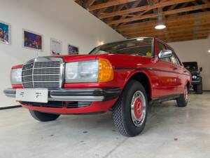Image 10/100 of Mercedes-Benz 300 D (1983)