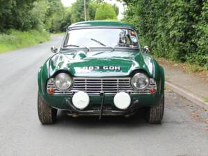 Image 2/18 of Triumph TR 4 (1962)