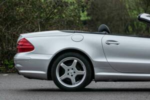 Image 14/36 de Mercedes-Benz SL 500 (2004)