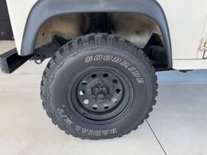 Image 21/45 de Land Rover Defender 110 (1991)