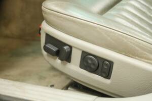 Immagine 37/50 di Audi A8 4.2 quattro (1995)