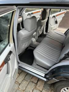 Image 9/21 of Mercedes-Benz 300 TE 4-Matic (1992)