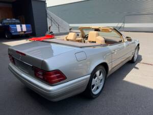 Image 6/23 of Mercedes-Benz SL 500 (1998)