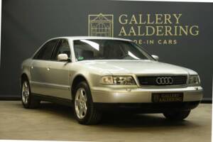 Immagine 35/50 di Audi A8 4.2 quattro (1995)