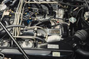 Image 32/50 of Jaguar XJ 12 (1972)