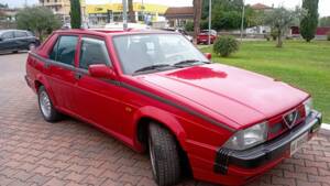 Image 8/51 of Alfa Romeo 75 1.8 Turbo (1991)