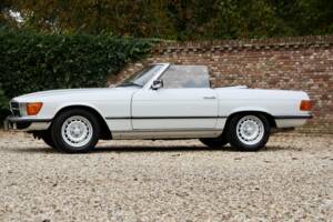 Bild 21/50 von Mercedes-Benz 280 SL (1977)