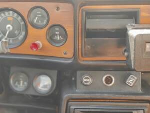 Image 8/8 of Triumph 2000 Mk II (1972)