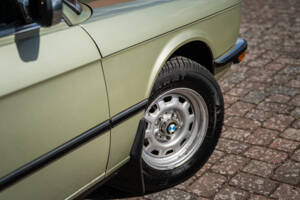 Image 2/46 of BMW 525 (1978)