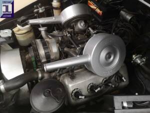 Image 63/64 of Daimler V8-250 (1969)