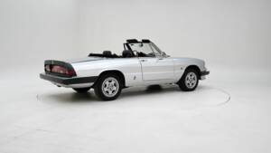 Image 2/15 of Alfa Romeo 2000 Spider (1984)