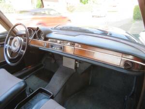 Image 12/17 de Mercedes-Benz 250 SE (1966)