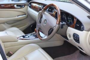 Imagen 55/77 de Jaguar XJ 8 4.2 (2005)