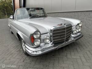 Imagen 5/35 de Mercedes-Benz 280 SE (1970)