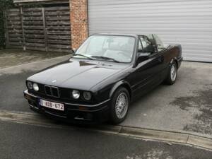 Bild 1/7 von BMW 325i (1992)