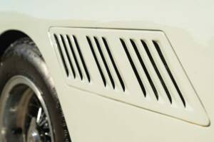 Bild 19/50 von Ferrari 330 GT 2+2 (1964)