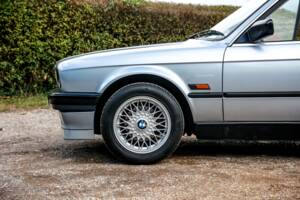 Immagine 27/28 di BMW 318i (1993)
