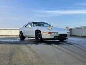 Image 2/39 of Porsche 928 GTS (1995)