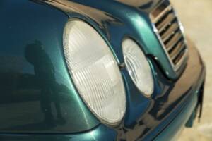 Image 23/50 of Mercedes-Benz CLK 200 (1997)