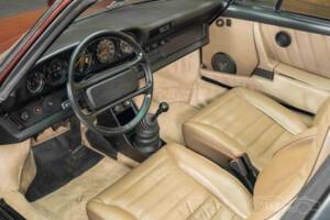 Image 2/19 of Porsche 911 Carrera 3.2 (1984)