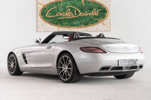 Image 8/48 of Mercedes-Benz SLS AMG Roadster (2012)
