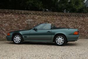 Image 19/50 of Mercedes-Benz 300 SL-24 (1992)