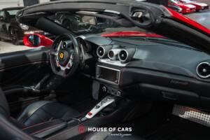 Bild 18/25 von Ferrari California T (2014)