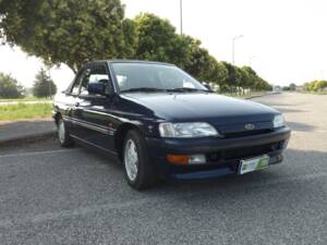 Imagen 2/50 de Ford Escort 1.8 16v (1992)